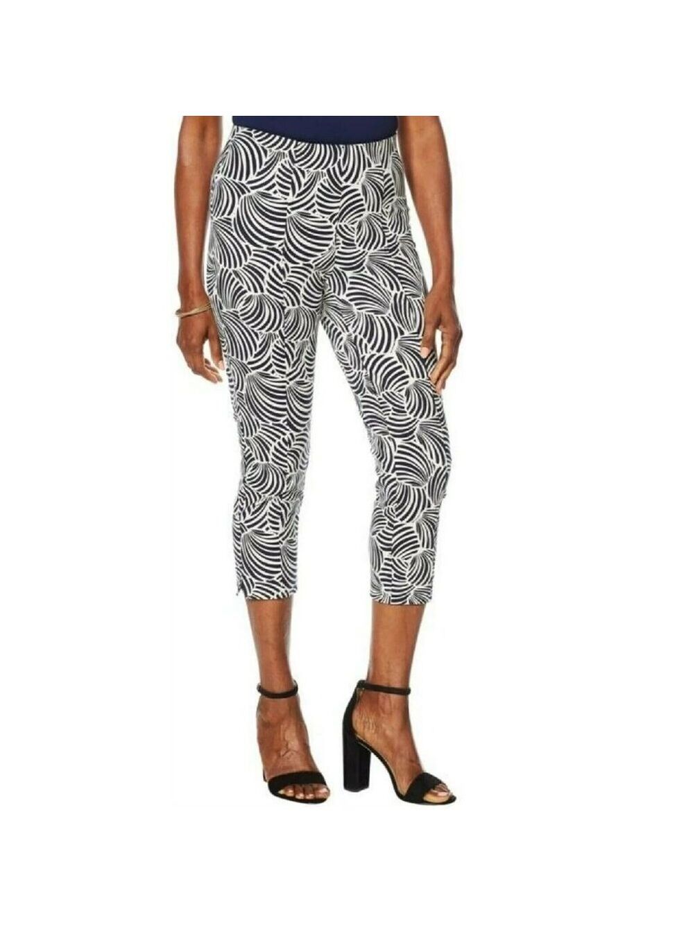 Motto Women's Timeless Twill Pull-On Crop Pant